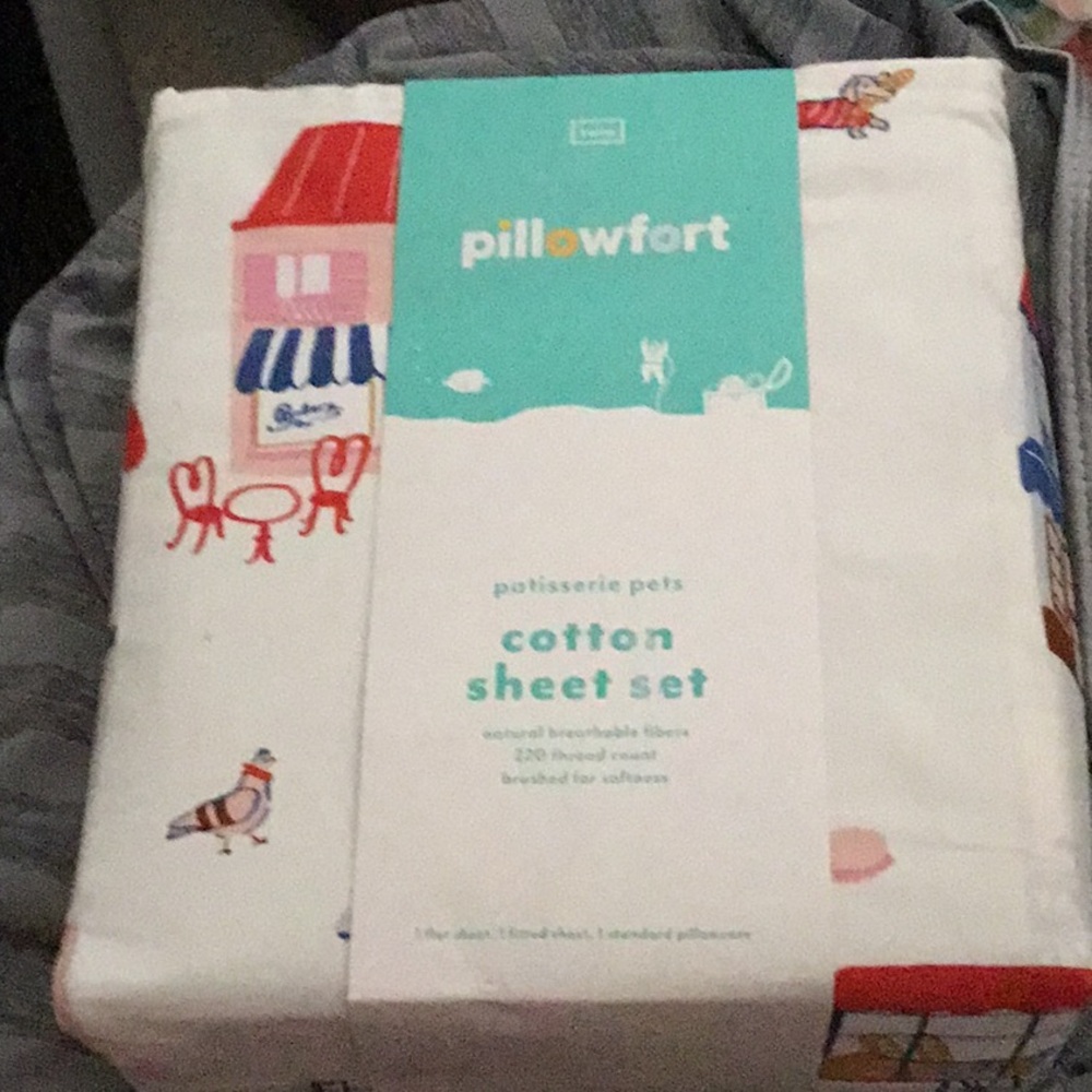 Pillowfort Patisserie Pets 3-PC Twin Sheet Set Cotton NWT Cats Dogs Cafe